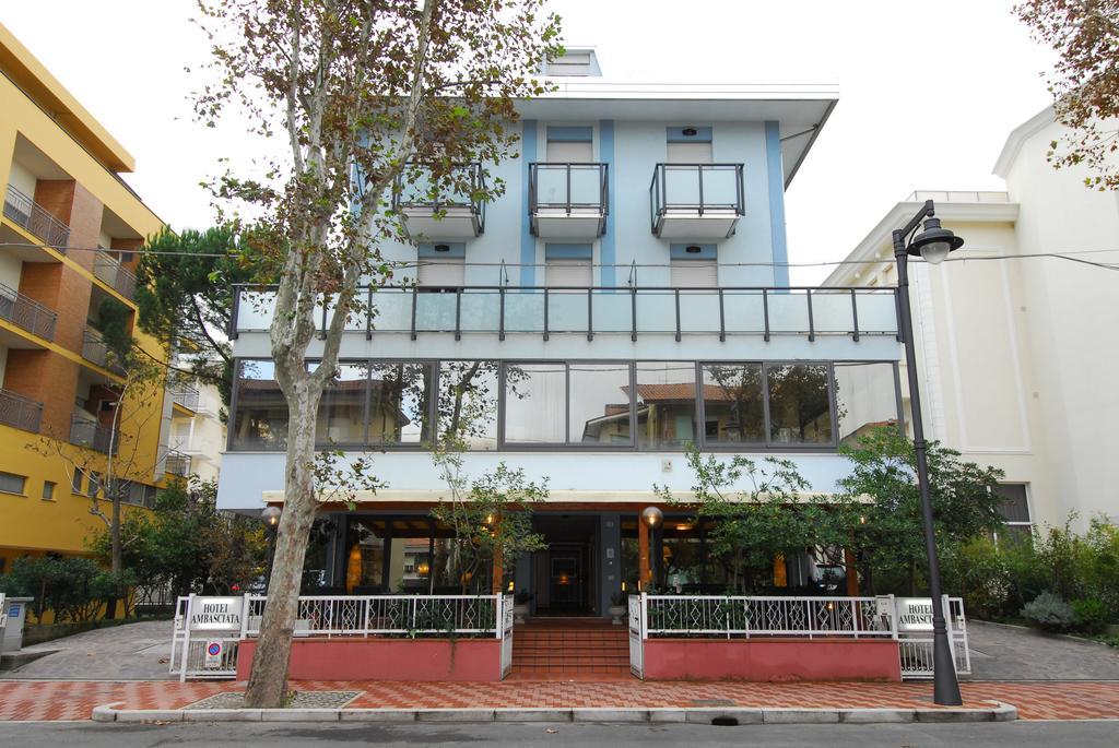 Hotel Ambasciata Cesenatico Exterior photo